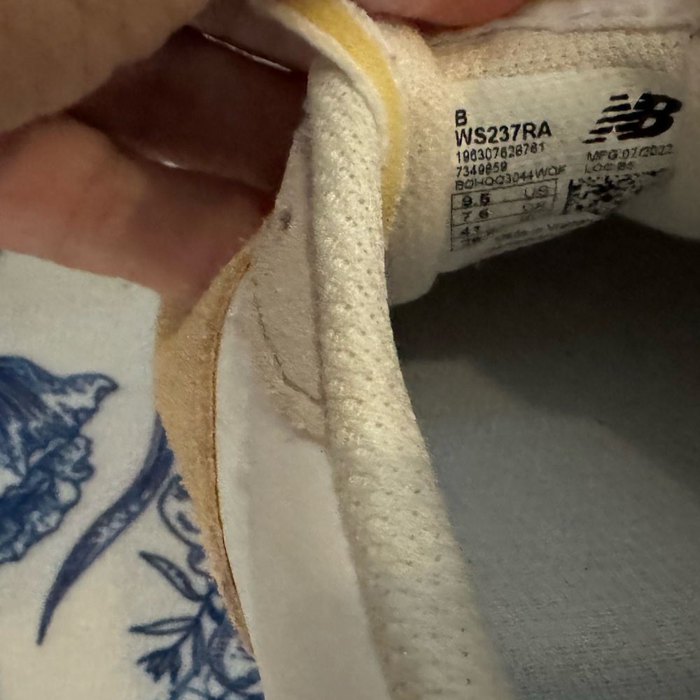 New Balance 237 Women’s Classic Athletic Trainer Shoes US 9.5 Gently Worn - Picture 8 of 11